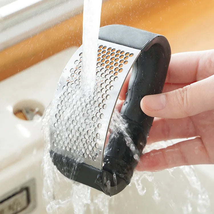Garlic Press Crusher – Effortless Garlic Mincer garlic tools for SueChef kitchenware